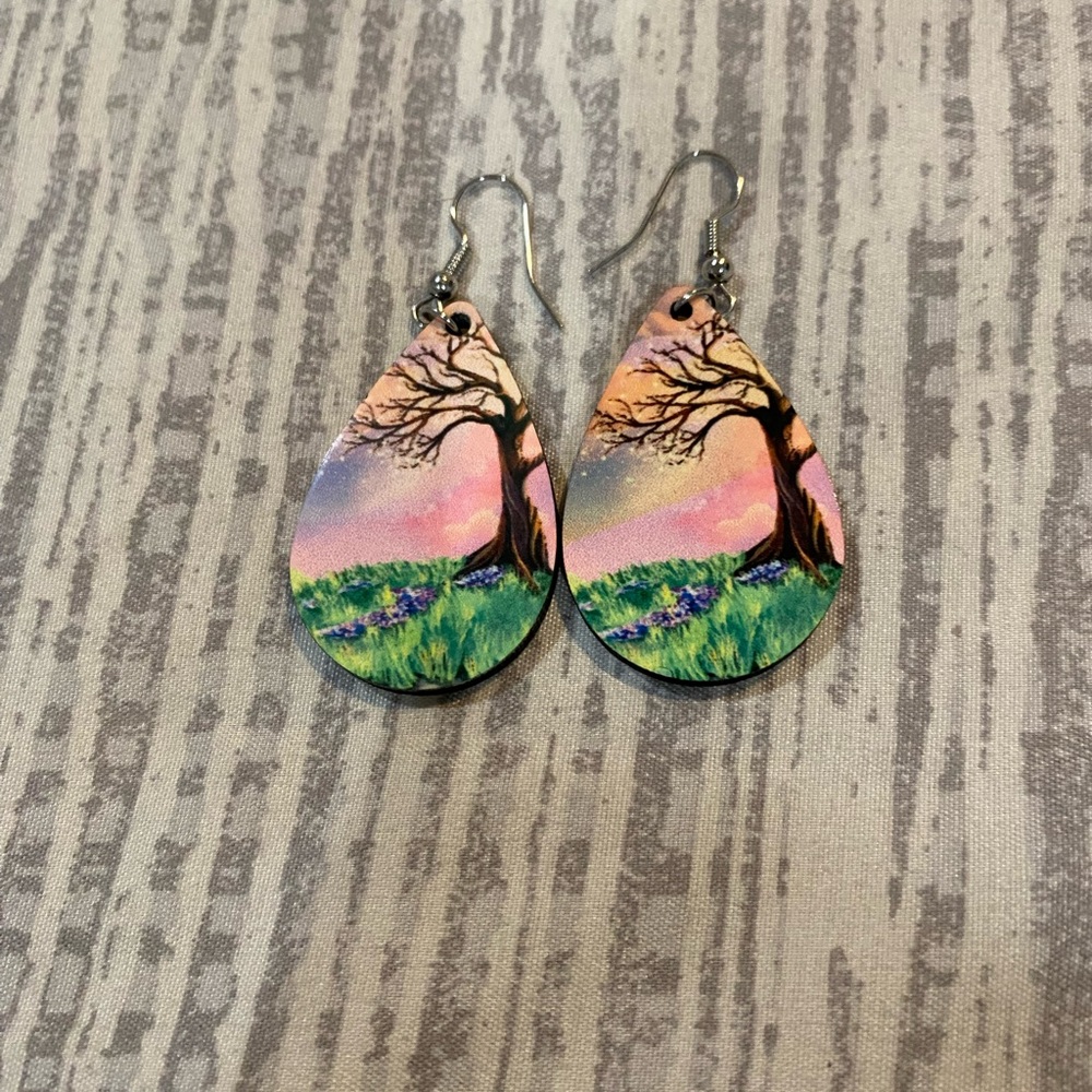 Pair of earrings
